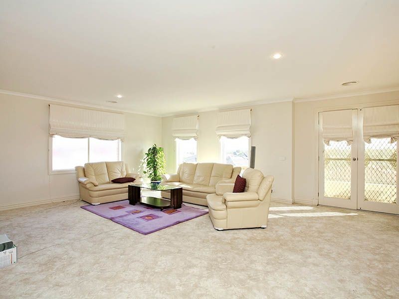 2 Maddy Court, Rowville VIC 3178