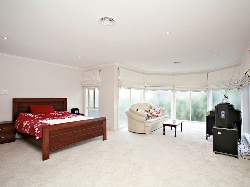 2 Maddy Court, Rowville VIC 3178