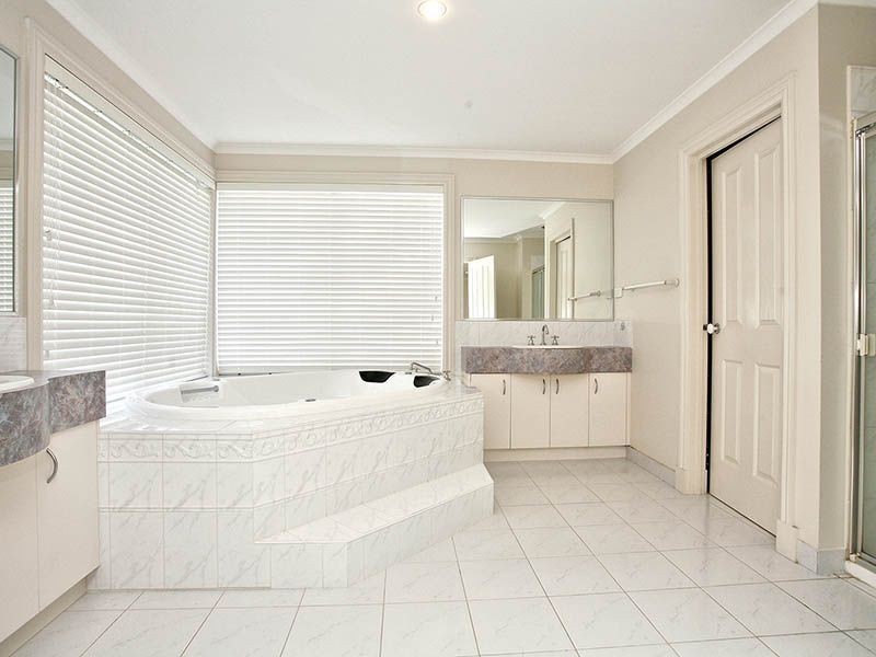 2 Maddy Court, Rowville VIC 3178