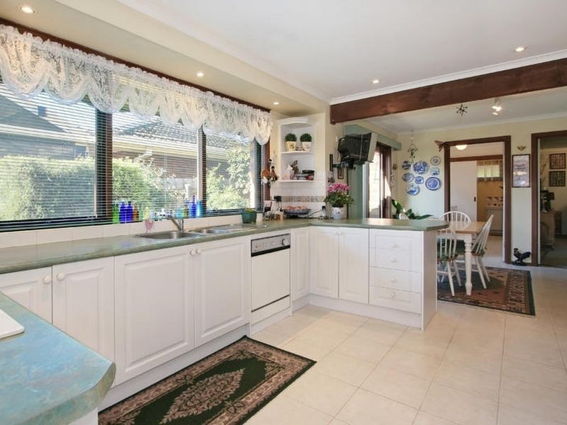 26 Fewster Drive, Wantirna South VIC 3152