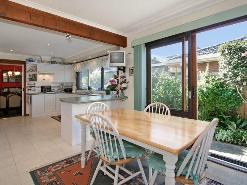 26 Fewster Drive, Wantirna South VIC 3152