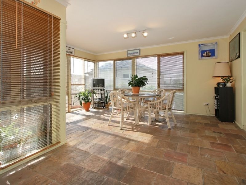 21 Loretta Avenue, Wheelers Hill VIC 3150