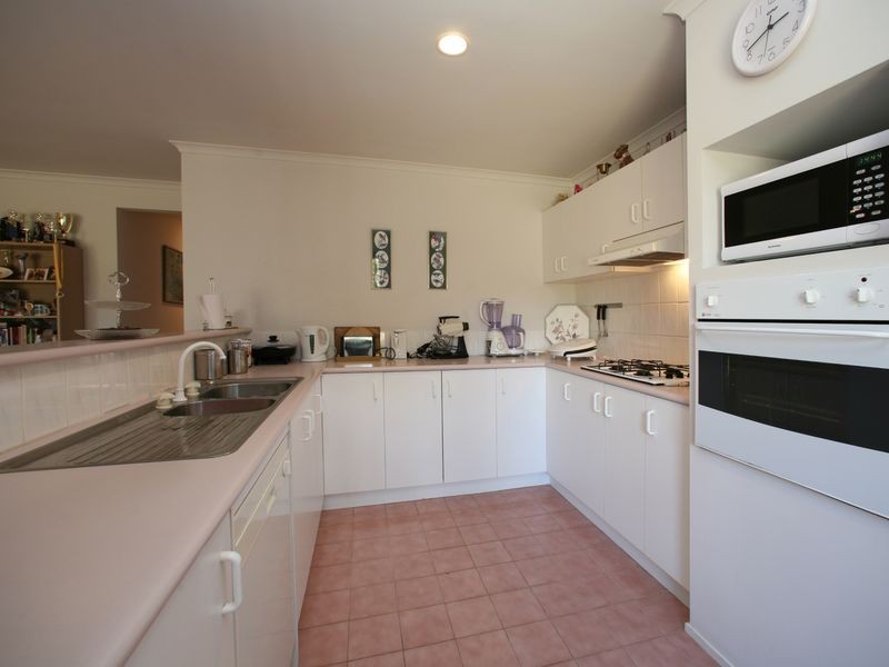 65 Quail Way, Rowville VIC 3178