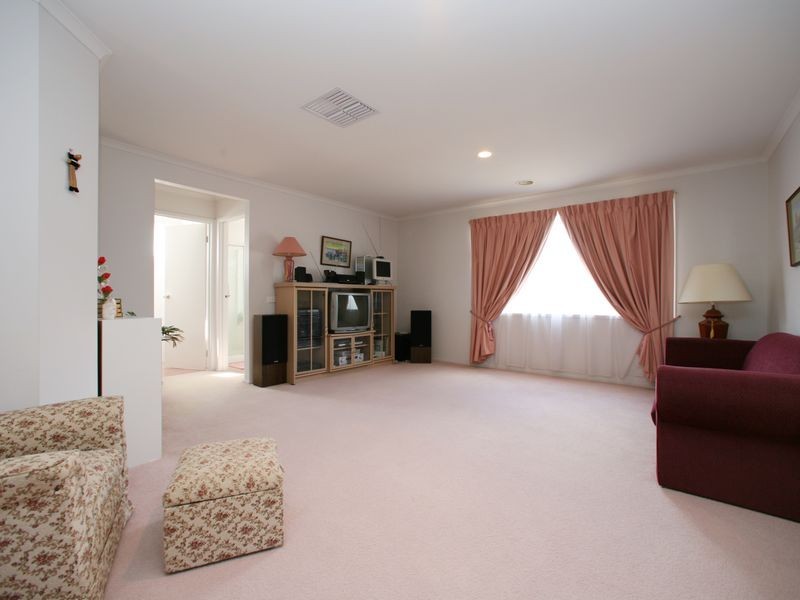 65 Quail Way, Rowville VIC 3178