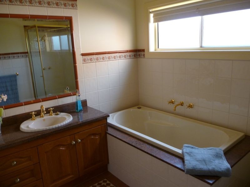 13 Dani Court, Rowville VIC 3178