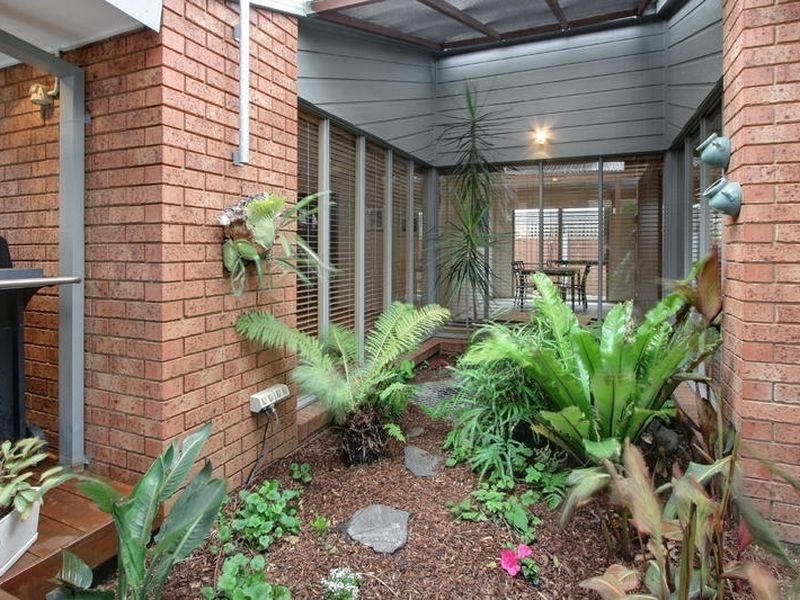 7 Adam Close, Rowville VIC 3178