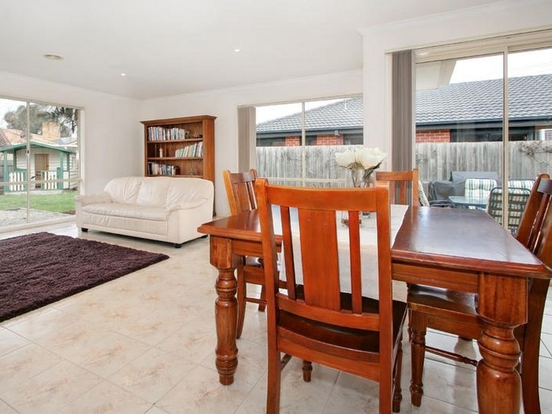 6 Lucy Hill Rise, Rowville VIC 3178