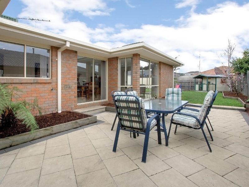 6 Lucy Hill Rise, Rowville VIC 3178