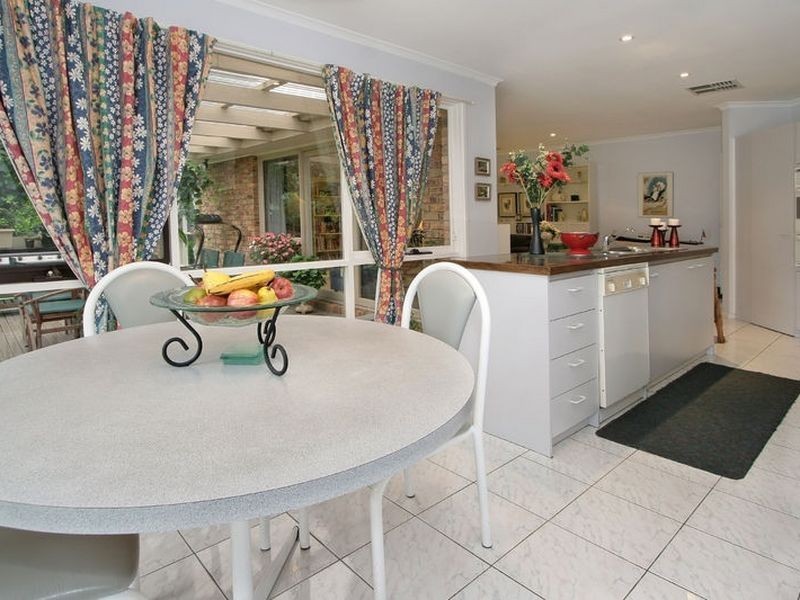 23 St John Place, Rowville VIC 3178