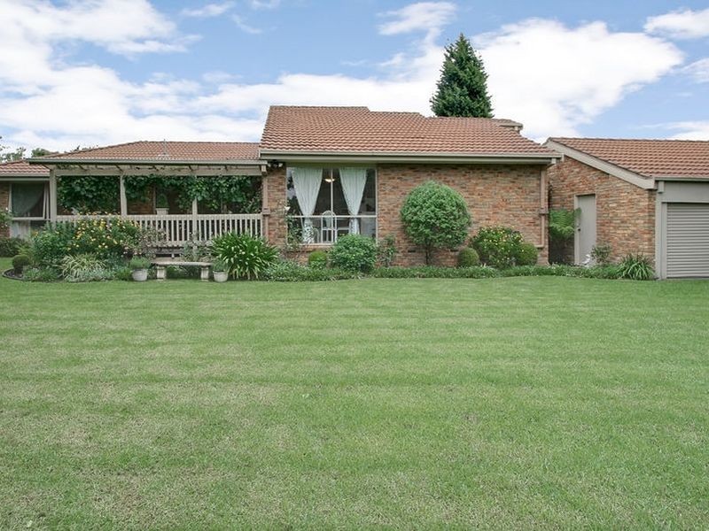 23 St John Place, Rowville VIC 3178