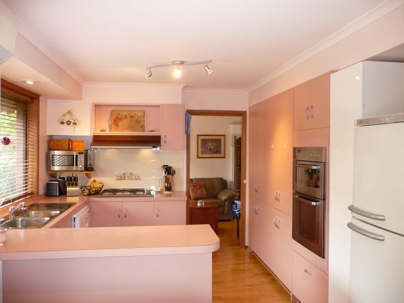 15 Fernlea Avenue, Rowville VIC 3178