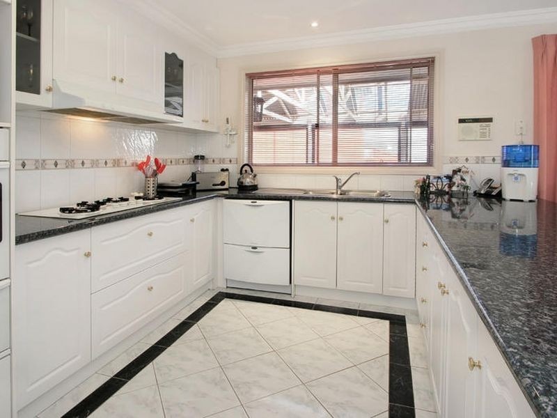 4 Glenn Court, Rowville VIC 3178