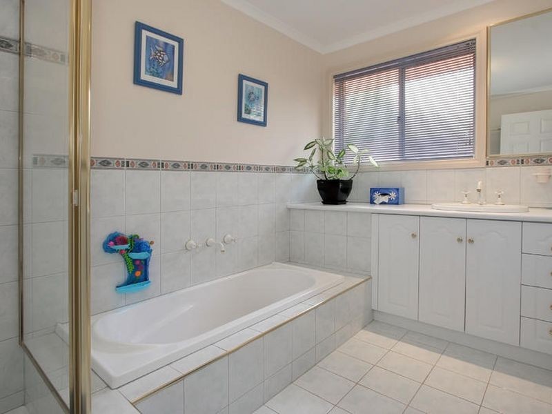 4 Glenn Court, Rowville VIC 3178