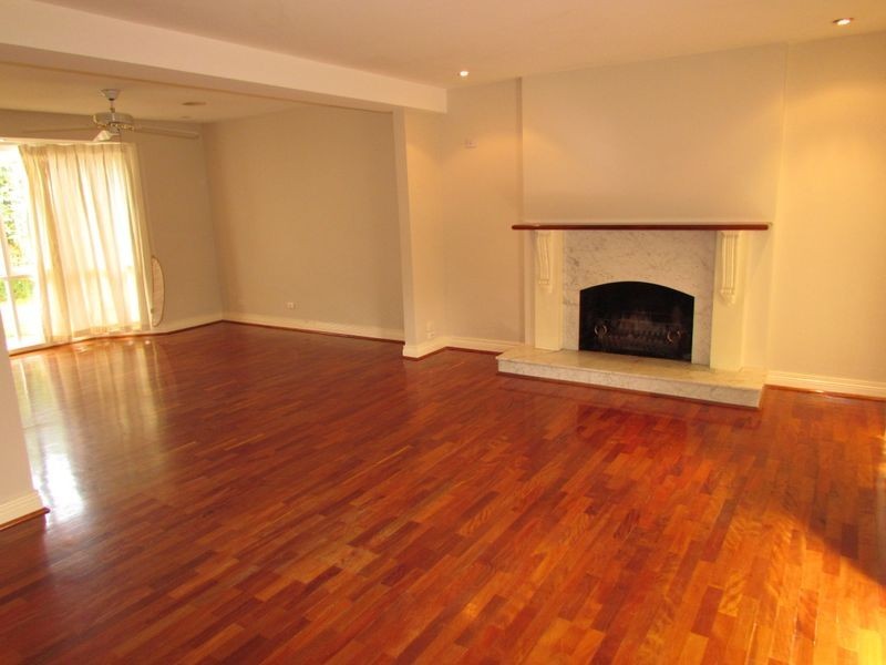 21 Collendina Crescent, Scoresby VIC 3179