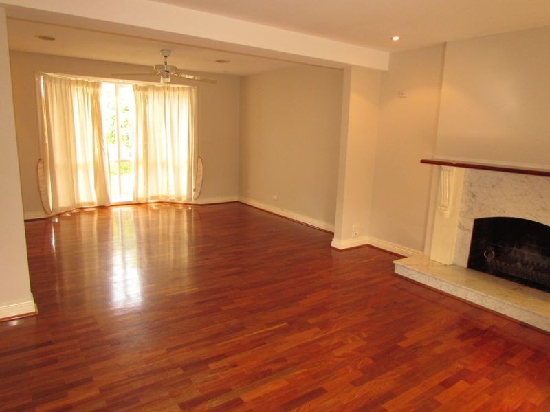 21 Collendina Crescent, Scoresby VIC 3179
