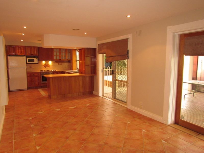 21 Collendina Crescent, Scoresby VIC 3179