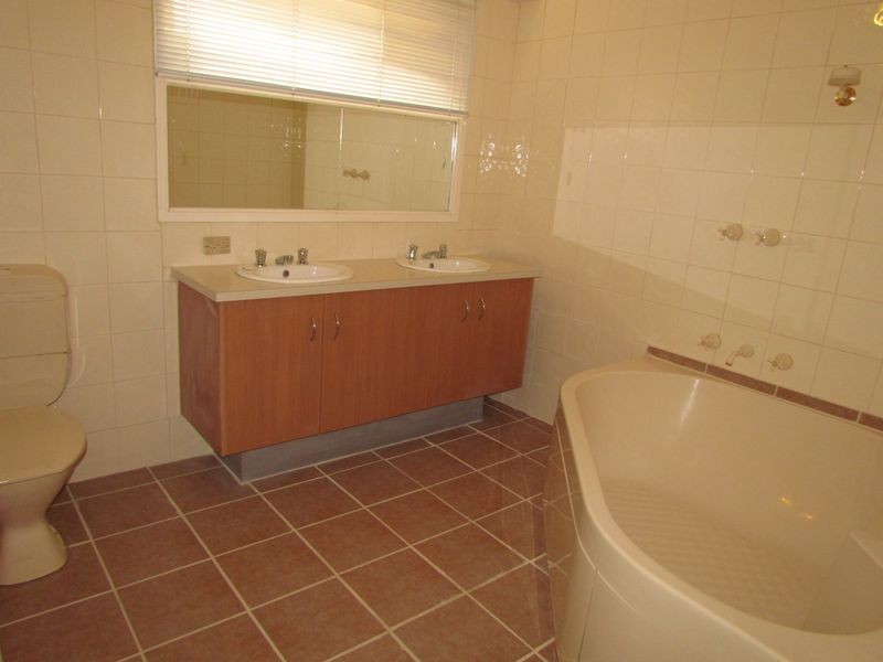21 Collendina Crescent, Scoresby VIC 3179
