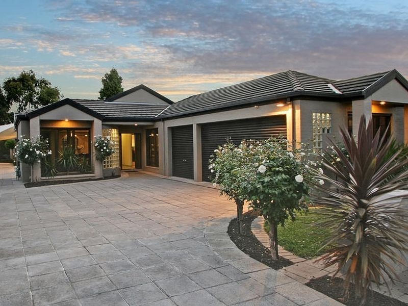 13 Comfort Close, Rowville VIC 3178