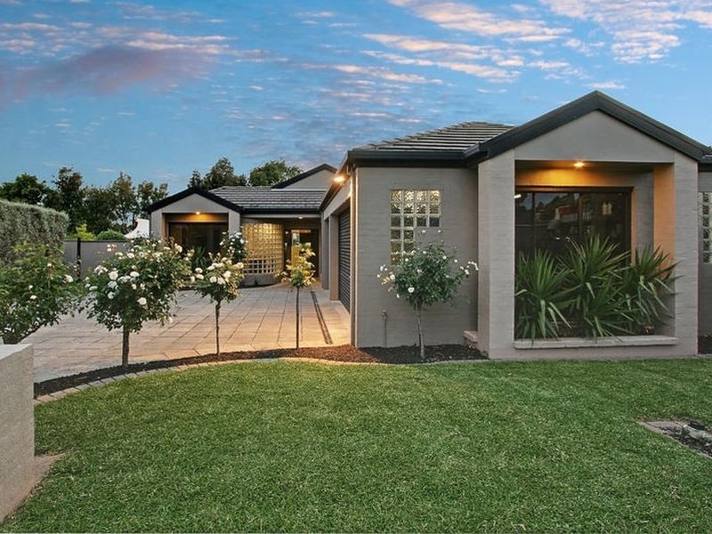 13 Comfort Close, Rowville VIC 3178