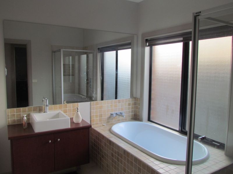 3 Regents Park Court, Rowville VIC 3178