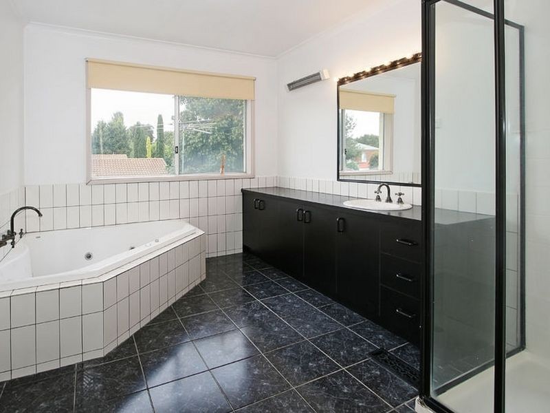 2 Liberty Avenue, Rowville VIC 3178