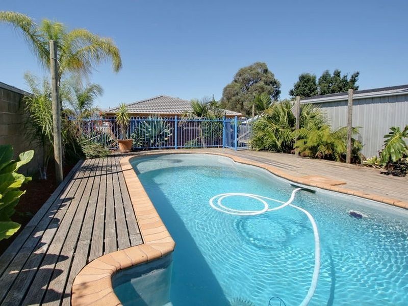 97 Berrabri Drive, Scoresby VIC 3179