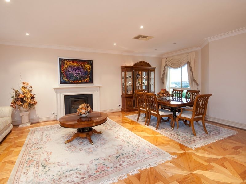 5 Hill Edge Court, Ferntree Gully VIC 3156