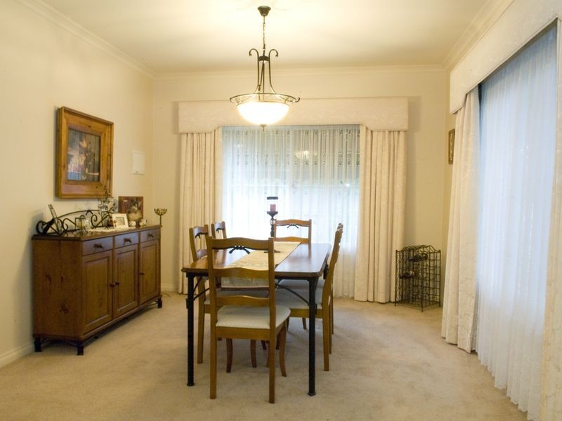 2 Allora Avenue, Ferntree Gully VIC 3156