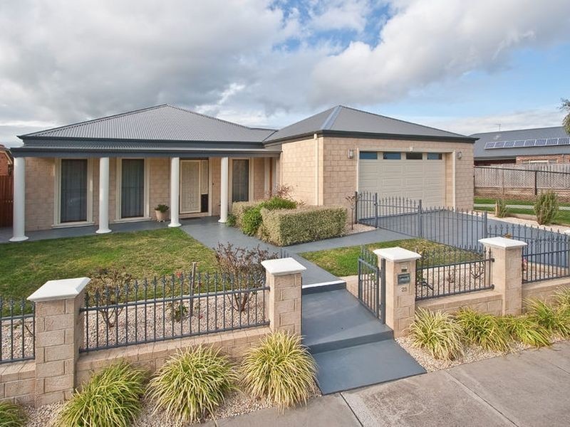 23 Banyalla Place, Rowville VIC 3178