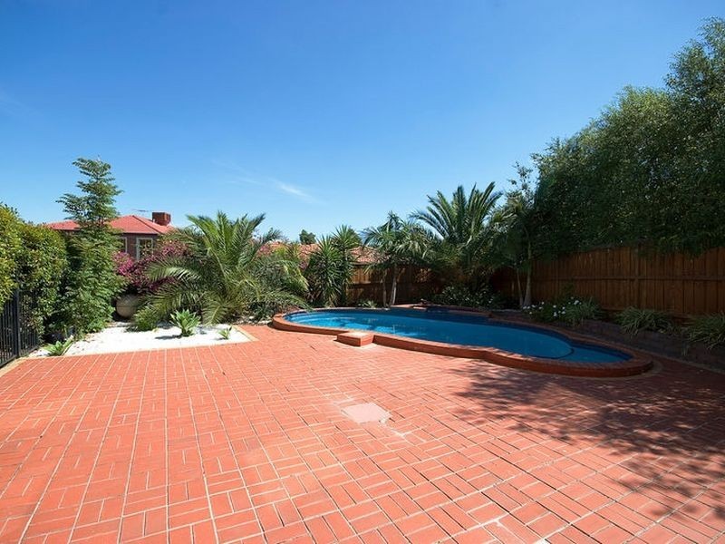 4 Rutherglen Court, Rowville VIC 3178