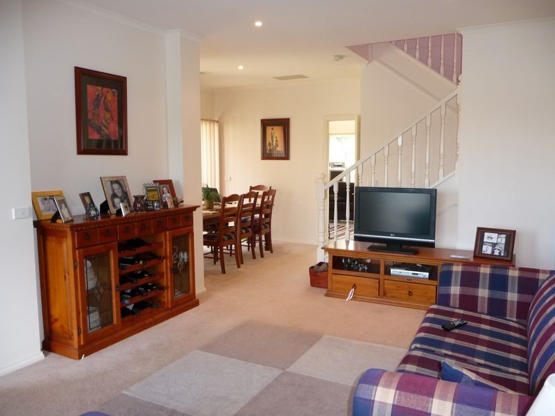 4 Parklane Way, Rowville VIC 3178