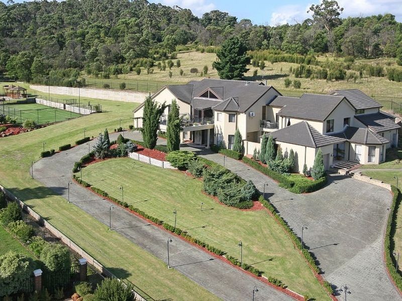 11 Forrest Hill Grove, Ferntree Gully VIC 3156