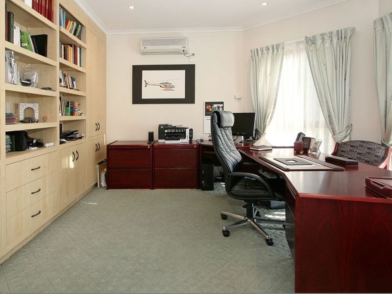 11 Forrest Hill Grove, Ferntree Gully VIC 3156