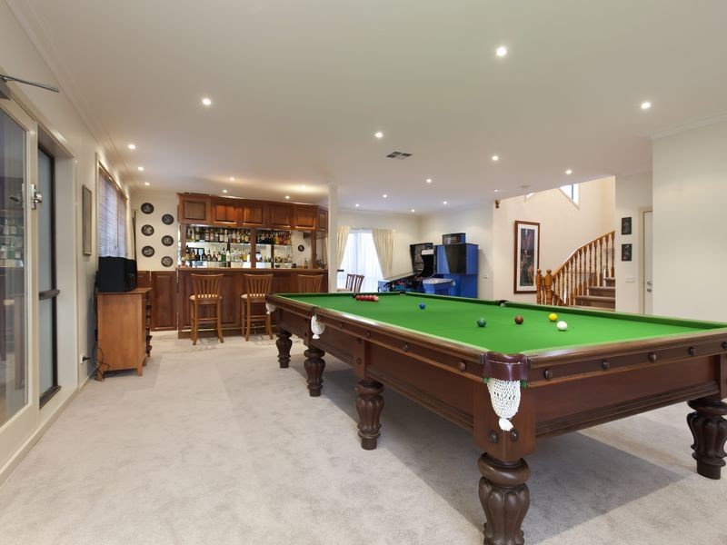 11 Forrest Hill Grove, Ferntree Gully VIC 3156