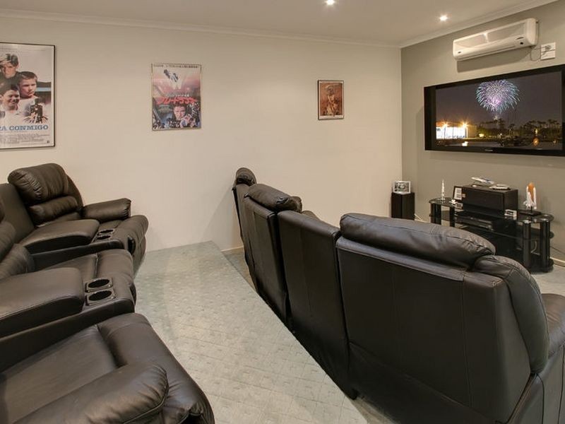 11 Forrest Hill Grove, Ferntree Gully VIC 3156