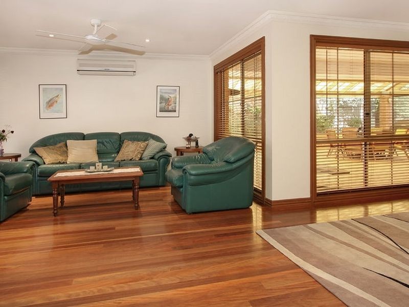 8 Silverdale Close, Rowville VIC 3178