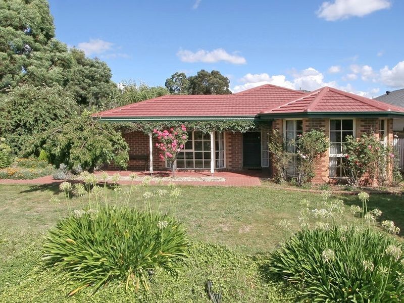 375 Dandelion Drive, Rowville VIC 3178