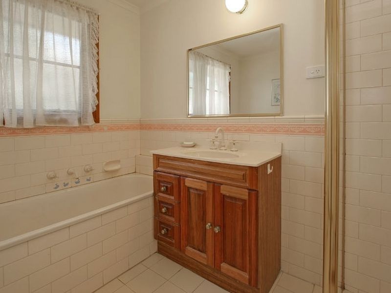 375 Dandelion Drive, Rowville VIC 3178
