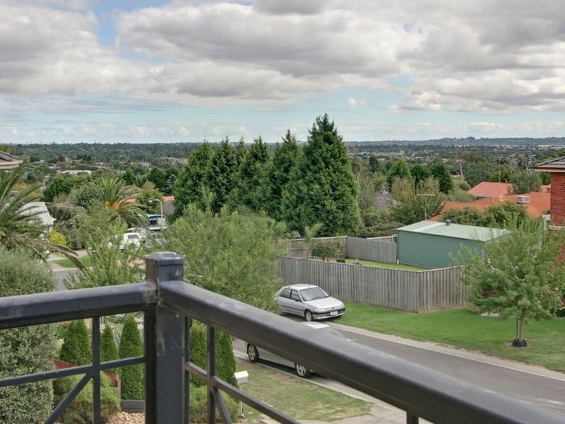 1 Danbec Court, Lysterfield VIC 3156