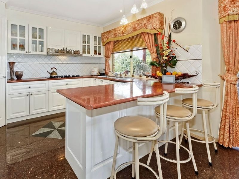 7 Tivoli Gardens, Rowville VIC 3178