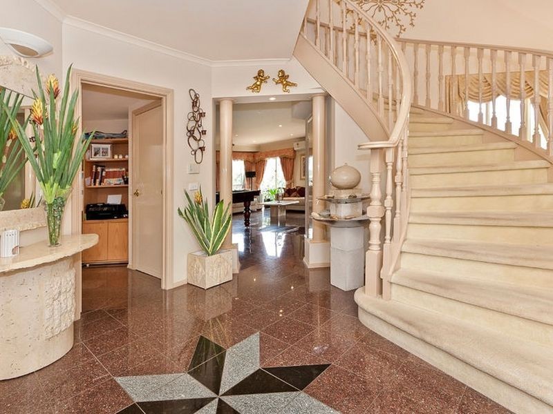 7 Tivoli Gardens, Rowville VIC 3178