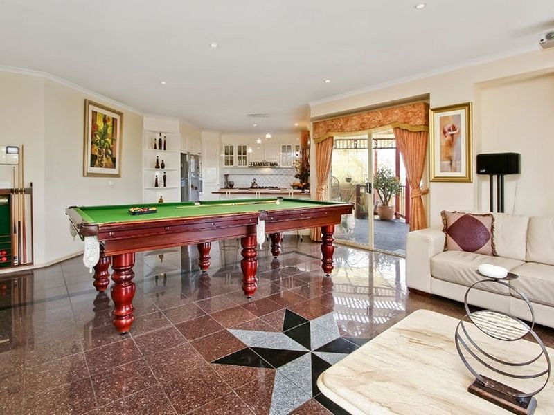 7 Tivoli Gardens, Rowville VIC 3178