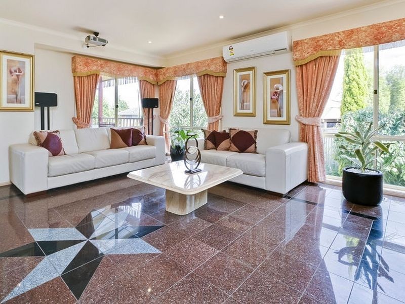 7 Tivoli Gardens, Rowville VIC 3178