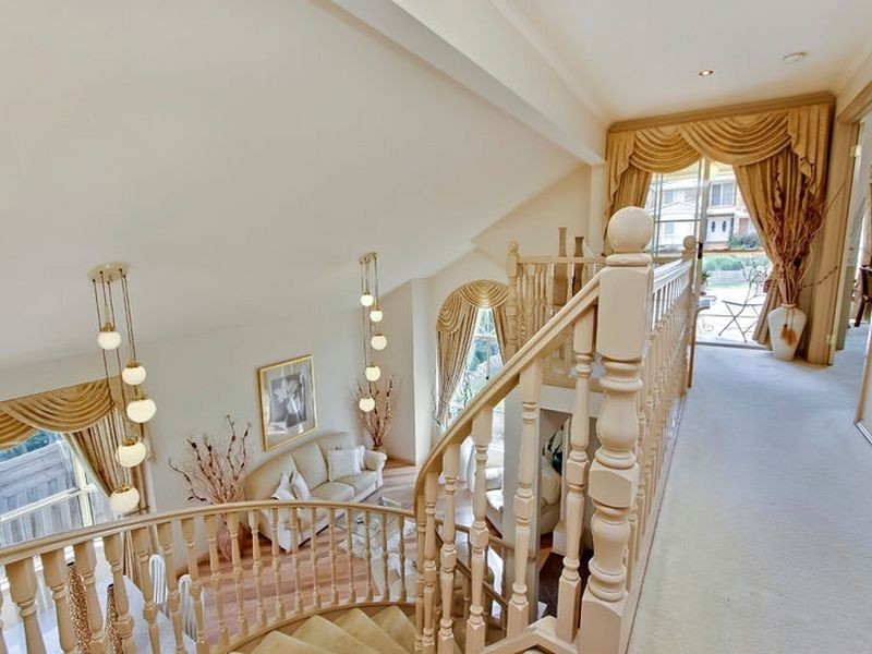 7 Tivoli Gardens, Rowville VIC 3178