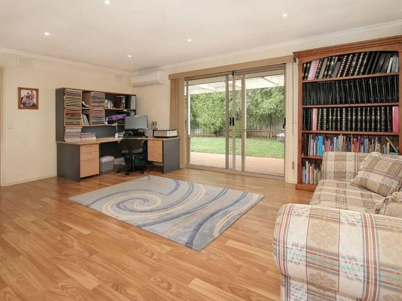 3 Halsbury Drive, Rowville VIC 3178