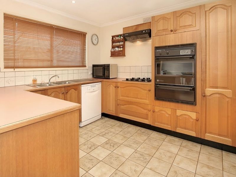 3 Halsbury Drive, Rowville VIC 3178