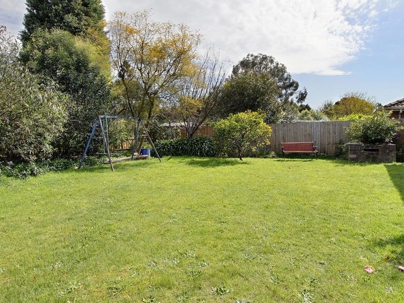 62 Mantung Crescent, Rowville VIC 3178