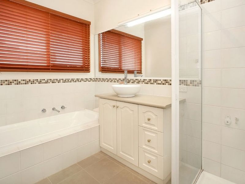 1 Rossiter Court, Rowville VIC 3178