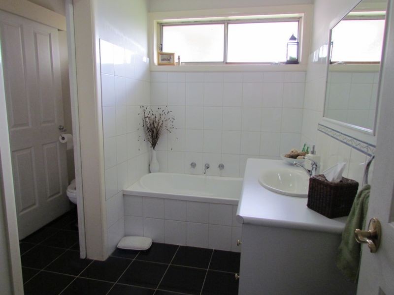 122 Anne Road, Knoxfield VIC 3180