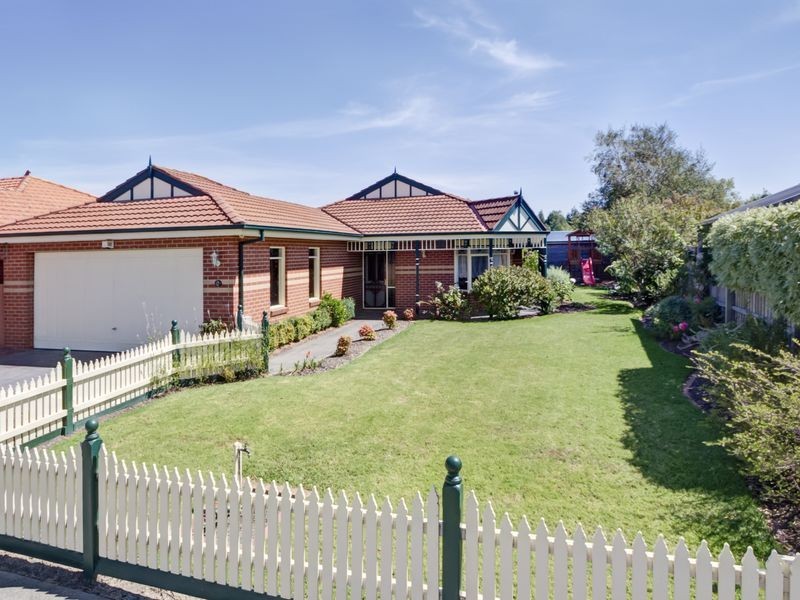 27 Landsborough Avenue, Rowville VIC 3178